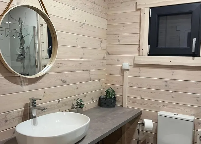 Moja Debina Lux 2, Dom Z Pokojem Dziennym, Dwiema Sypialniami I Widokiem Na Las, Blisko Plaży *